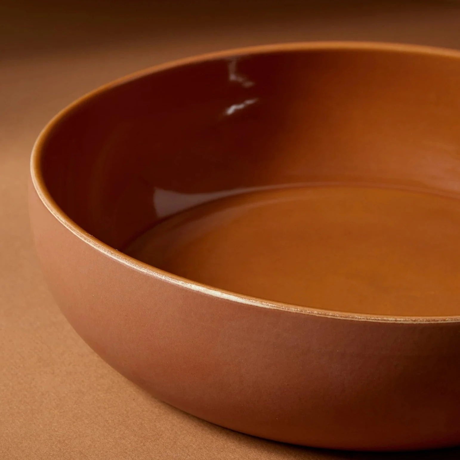 Shallow Stoneware Serving Bowl 60 oz - dwellandremainGHARYAN Stoneware & More North America
