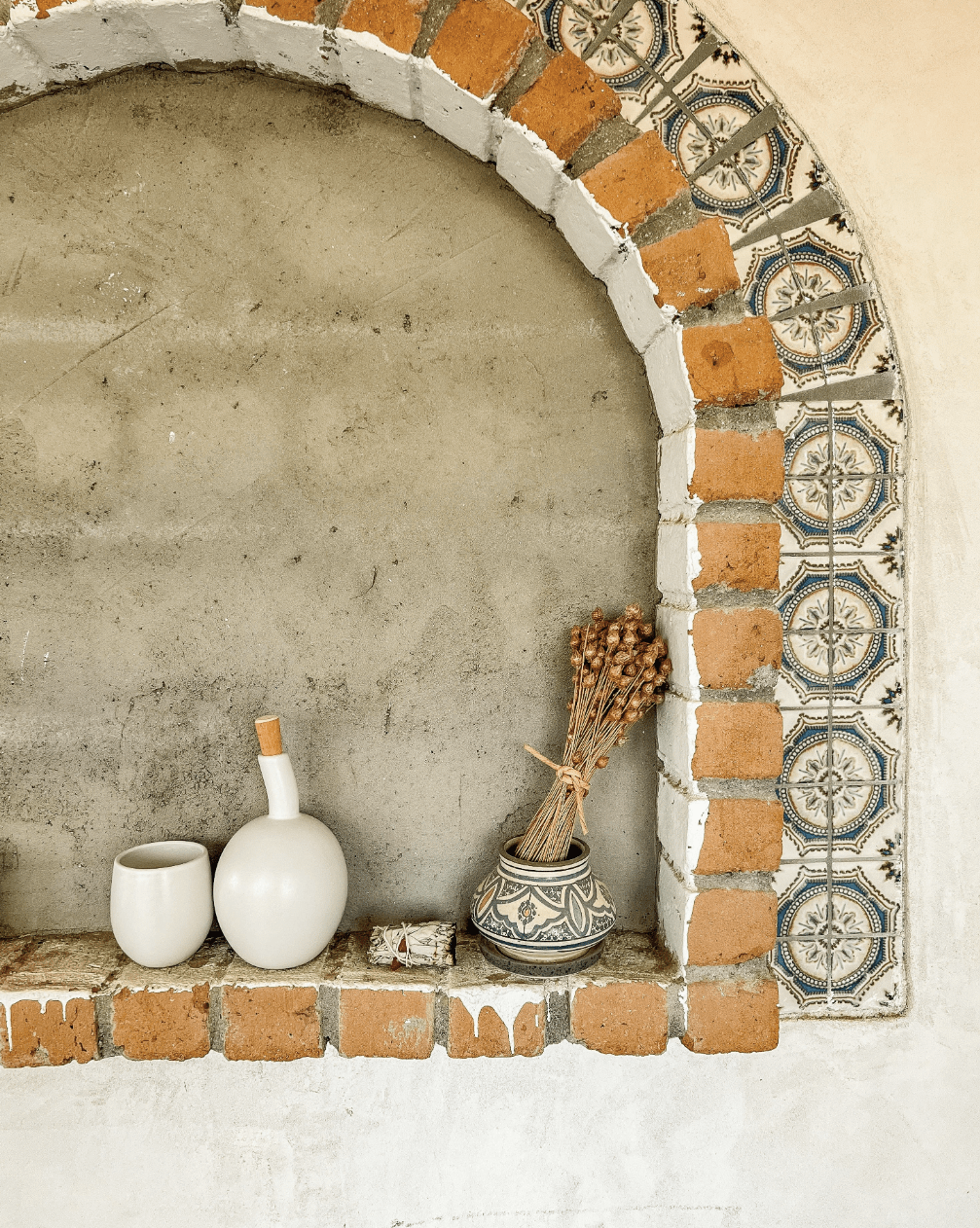 Stoneware Olive Oil Dispenser - Zitouna 34 oz - dwellandremainGHARYAN Stoneware & More North America