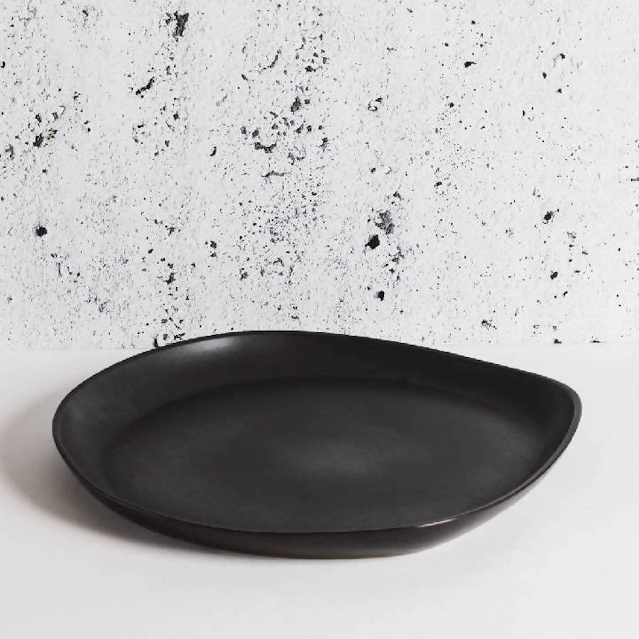 Stoneware Round Serving Platter - dwellandremainGHARYAN Stoneware & More North America